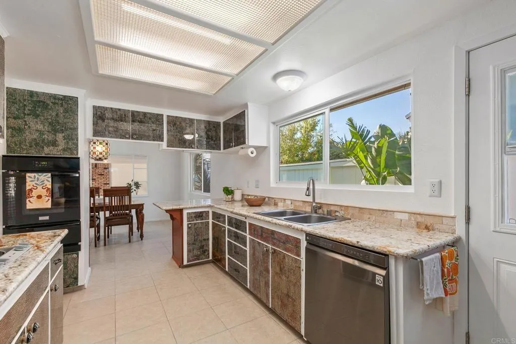 1519 Kurtz Street, Oceanside, California 92054 home-pic-9